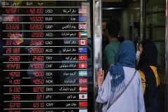 بازار ارز بر سر دوراهی