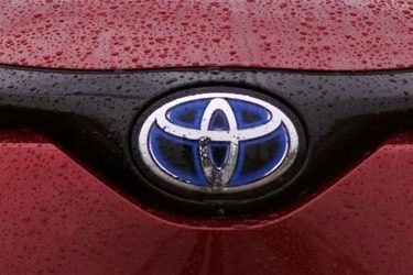 عدم تایید تویوتا و نیسان توسط دولت / بهانه جدید برای وارد نکردن خودرو!