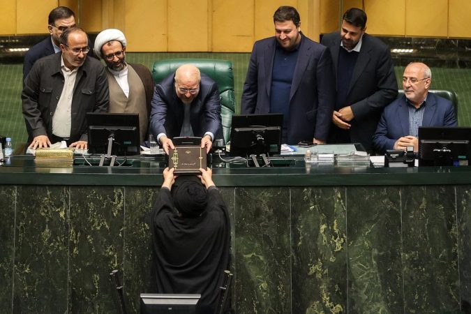 پشت پرده کسری ۴۰۰ هزار میلیاردی دولت؛ نیمی از درآمدهای نفتی محقق نشد